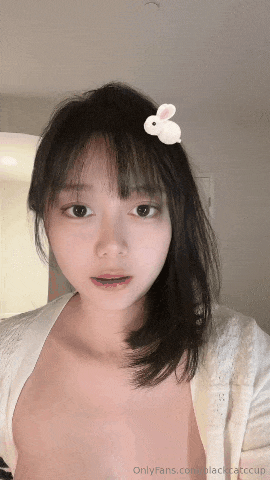 BlackCatluna – 清纯美足 露脸私拍 [976P + 153V／4.19GB]