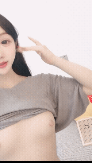 玩偶 – 粉嫩白虎 顶级绿播下海 [2P + 3V／7.67GB]