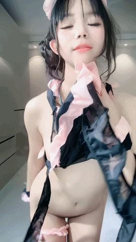 豆芽菜萝莉 – 娇小玲珑裸舞选手 [3P + 12V／902.1MB]