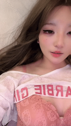 莫七七 – 漂亮的小仙女 极其可爱 下海直播展示 [3P + 8V／4.75GB]