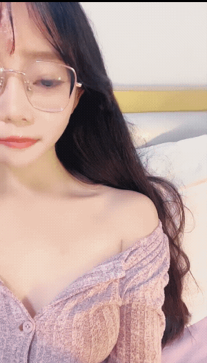 甜饱兔子 – 超乖眼镜学妹 蜜臀小鲍鱼好嫩 [6P + 9V／3.26GB]