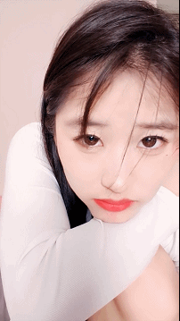 只只吖 – 清纯美乳甜妹 一字马相当迷人 [4P + 4V／3.4GB]