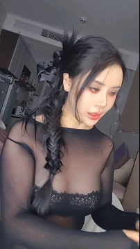 初雪吖 – 1.3泄G乳尤物推荐 黑丝高跟大长腿 [3P + 3V／5.77GB]